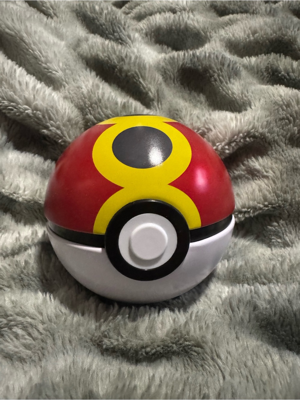 Pokeball with 25 mystery bundle all holos!